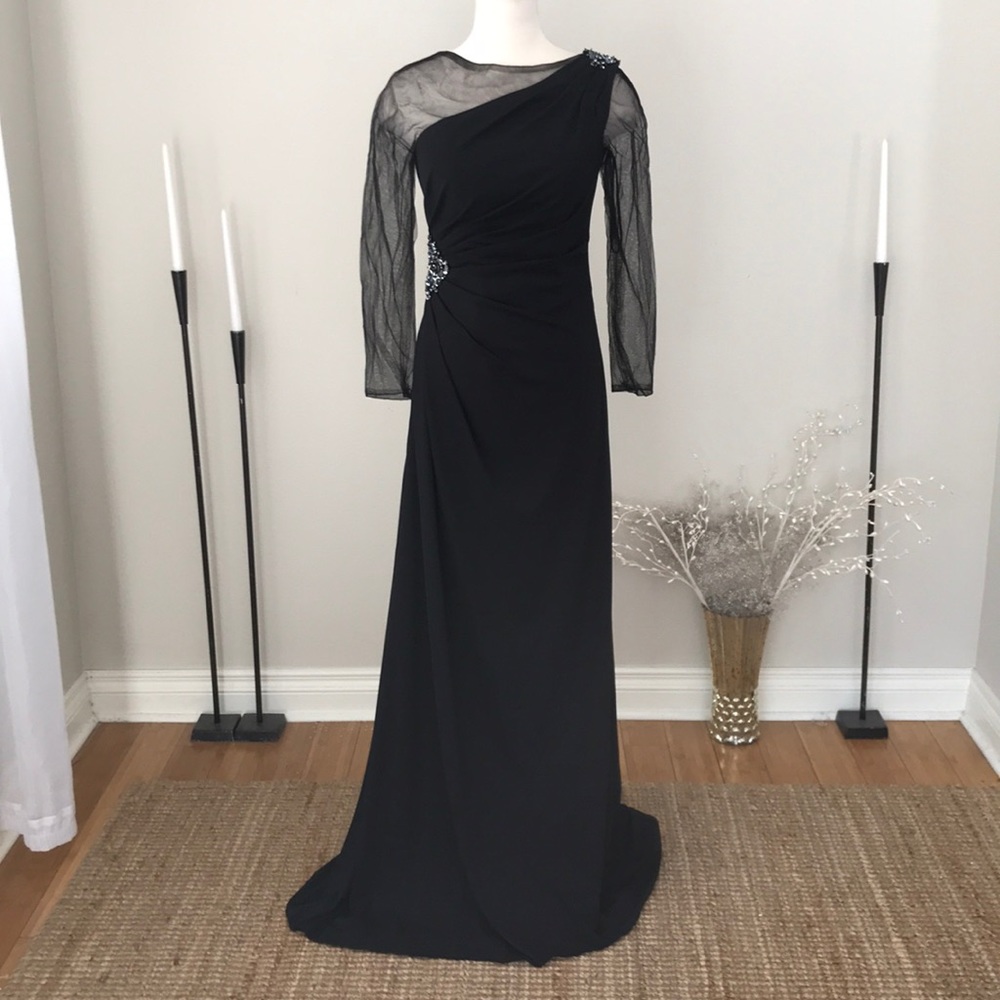 4️⃣ Val Stefani Black Sheer long sleeved dress NWT